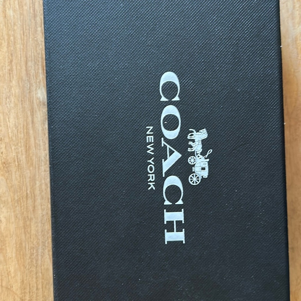 Coach Essential Small Wristlet, black